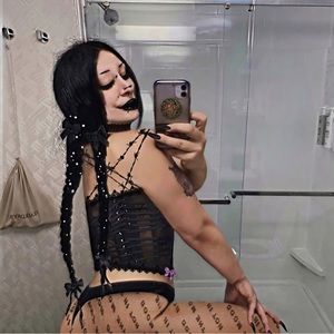 Meet your Posher, Corrine